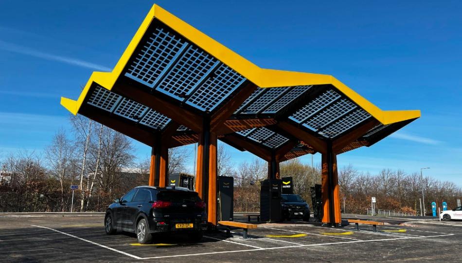 fastned: uk public ev charging networks rankings 2022-23