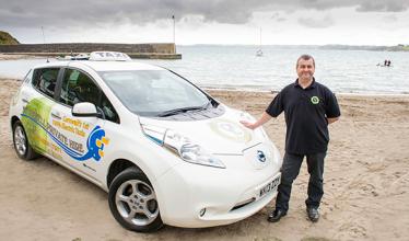 Electric Taxi company clocks 100,000 miles in Nissan LEAF