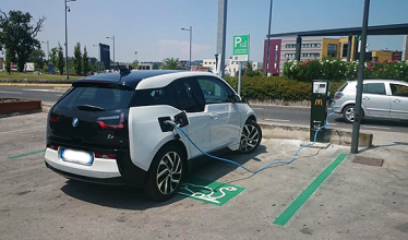 Rolec supply fast EV charging points to Italian McDonalds