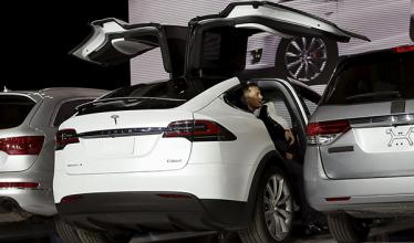 Tesla Model X officially launched in the US