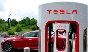 Tesla begins supercharger rollout at UK motorway services